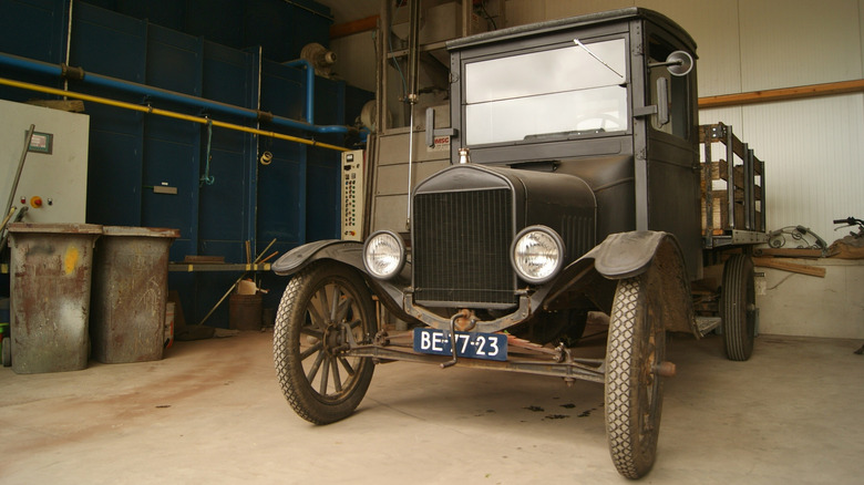 Front shot of a 1927 Ford Model T one-ton truck
