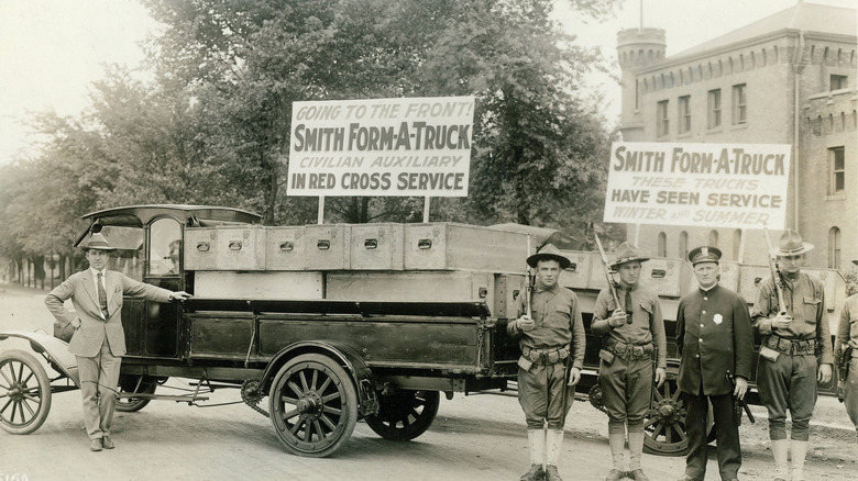 Black-and-white photograph of a Smith Form-A-Truck