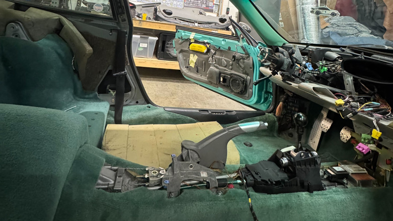 996 Turbo interior dismantled