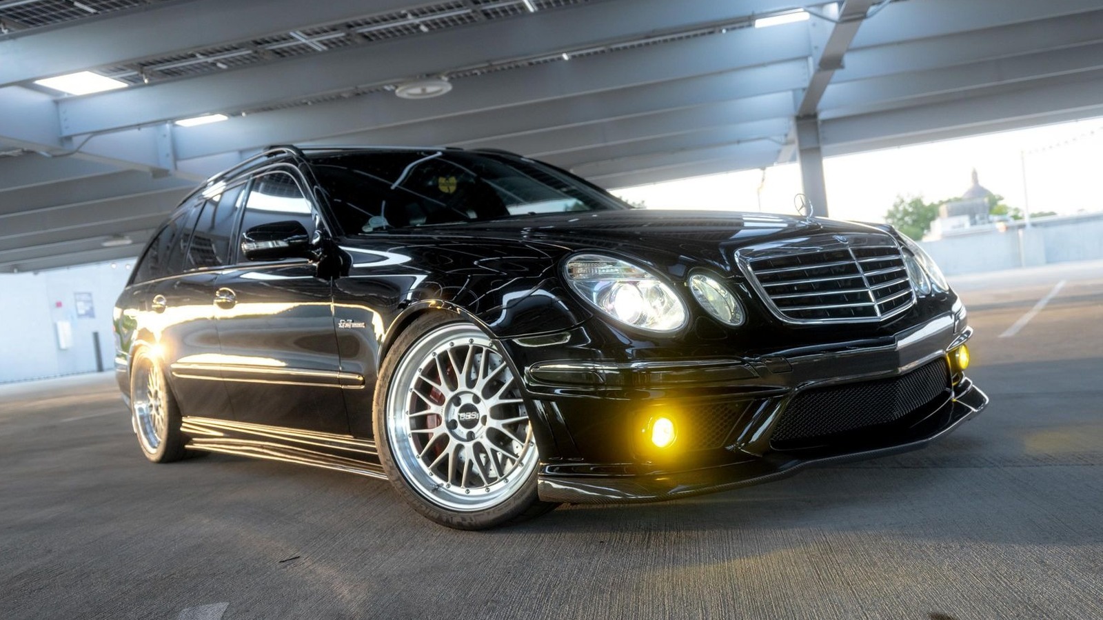 Mercedes E63 AMG Kombi z manualną skrzynią i 500 KM na sprzedaż