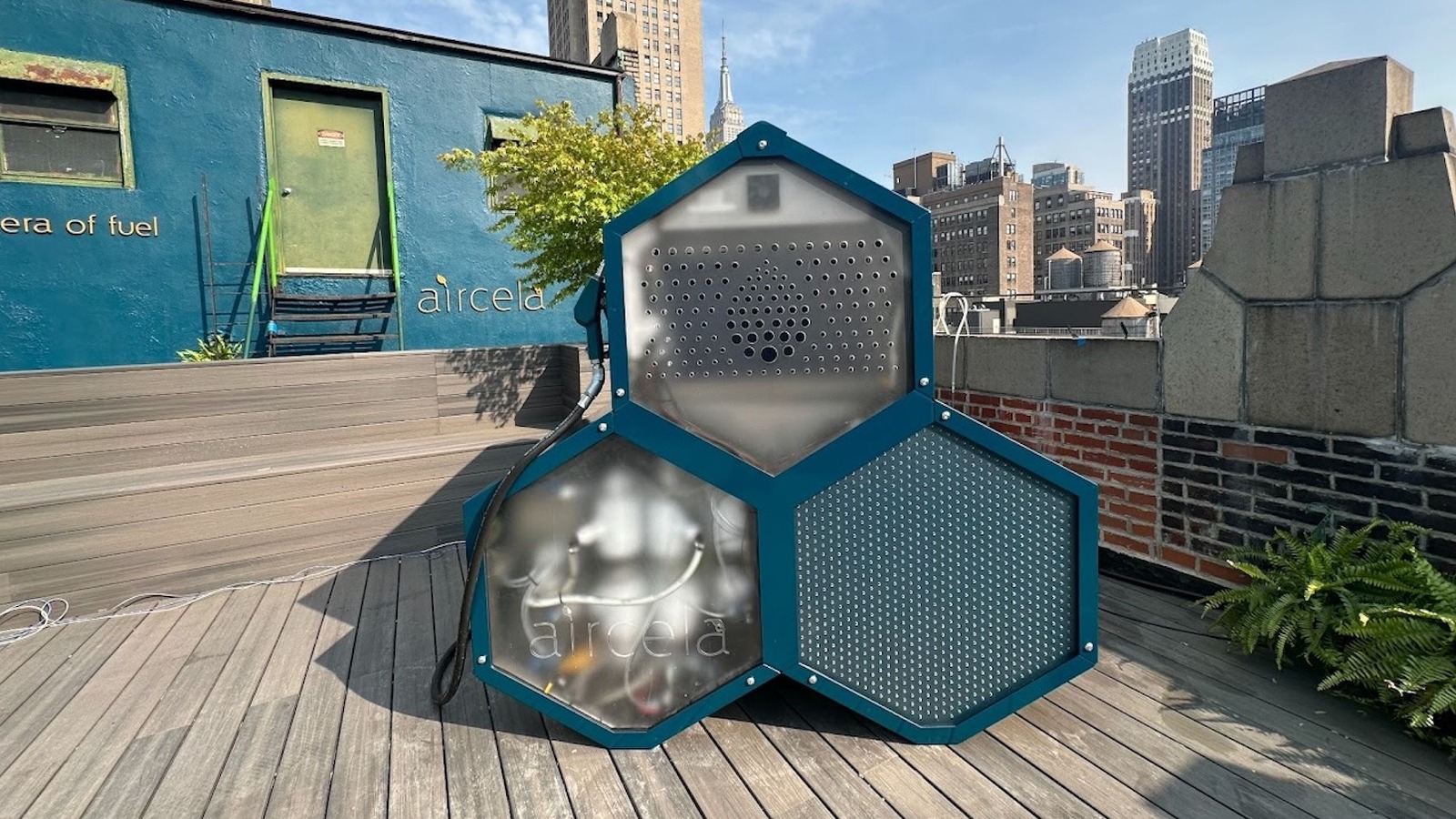 New York Startup Builds Fridge-Sized Machine That Can Turn Air Into Gasoline