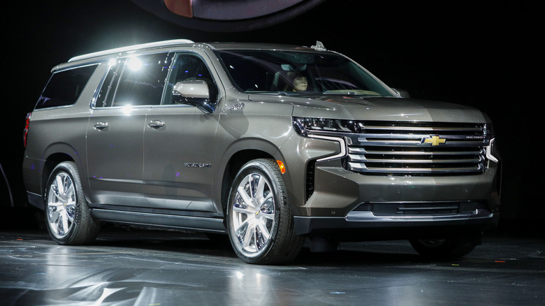 Front 3/4 view of a Chevrolet Suburban