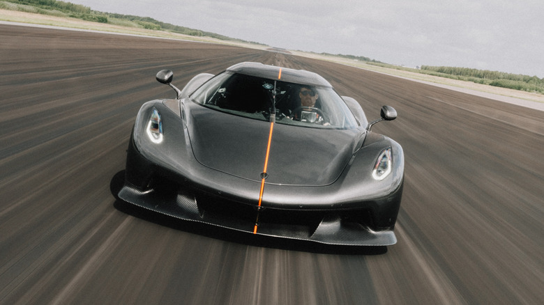 Front view of the Koenigsegg Jesko Absolut record car driving down the runway