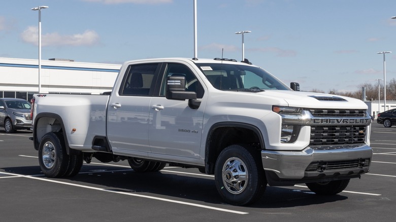A Chevrolet Silverado 3500HD Dually pickup truck.