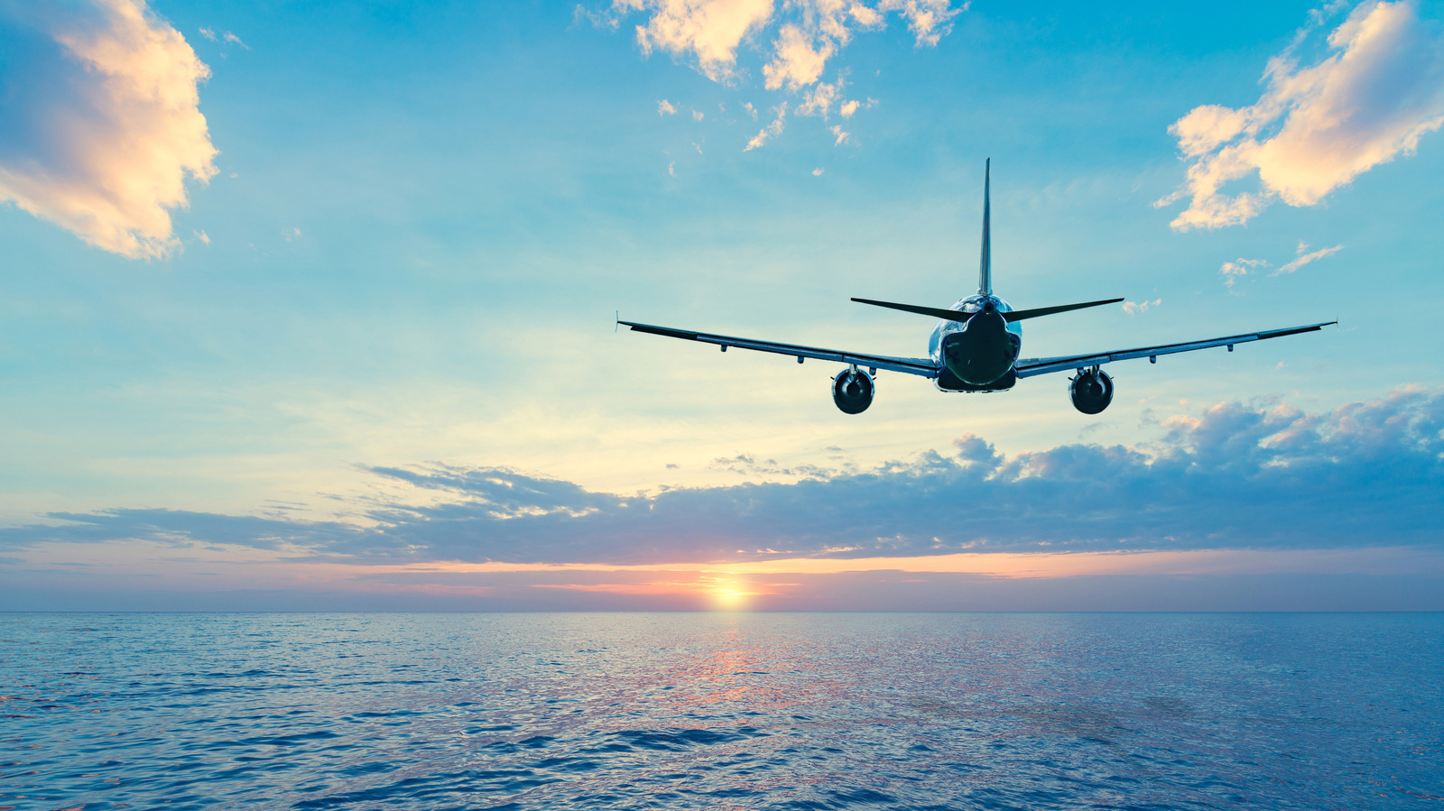 Planes Have To Enter The 'Oceanic Entry Point' With Perfect Timing
