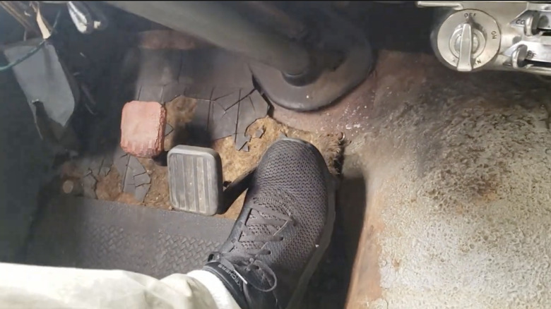 A 1953 Plymouth Cambridge's Hy-Drive transmission and its foot clutch