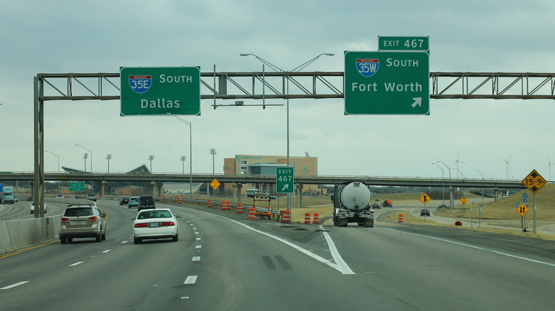 Exit 467 on Interstate I-35 south in Texas