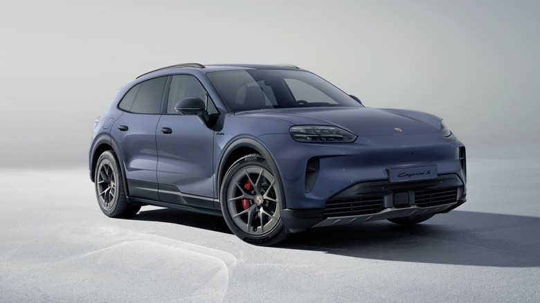 Front 3/4 view of a blue Porsche Cayenne S Electric