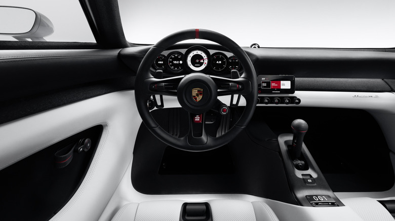 Dashboard of the Porsche Mission S concept