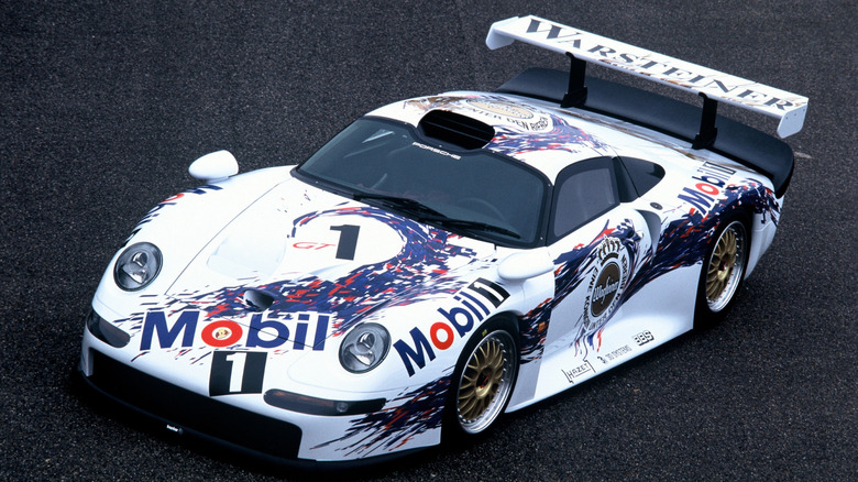 A high front three-quarters view of the 1996 Porsche 911 GT1.