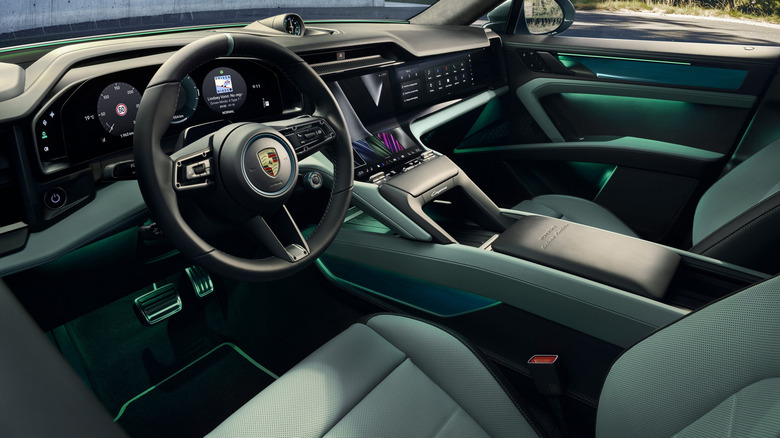 Green interior in a Porsche Cayenne S Electric