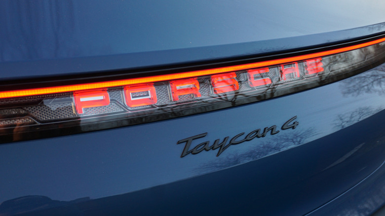 2025 Porsche Taycan 4 taillight