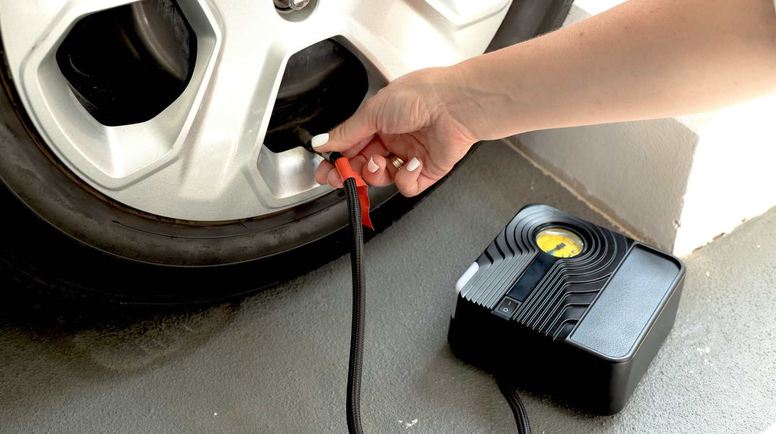 Portable Tire Inflators Can Save You In A Pinch: These Are The Features To Look Out For