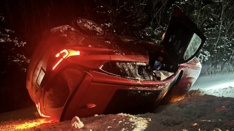 June Johnson's upside-down car after her rescue by Les Bataillion de Saint-Hyacinthe hockey players