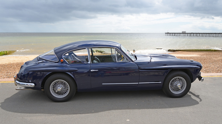 Jensen 541 parked on seafront