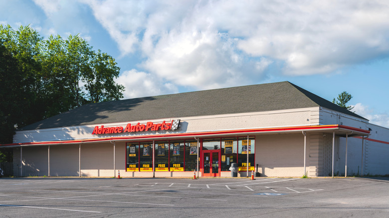 Wide view of Advance Auto Parts Store, operates 4800 stores in the US, Canada, Puerto Rico, and the US Virgin Islands, also serves independently owned Carquest branded stores.