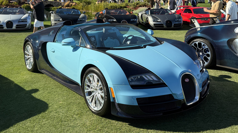 Front 3/4 position of a bluish Bugatti Veyron Grand Sport Vitesse