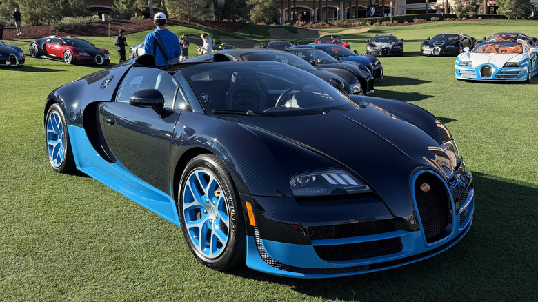Front 3/4 position of a two-tone bluish Bugatti Veyron Grand Sport Vitesse