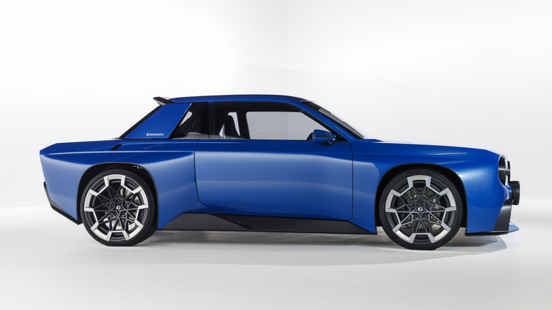 Side view of the Renault 8 Gordini concept