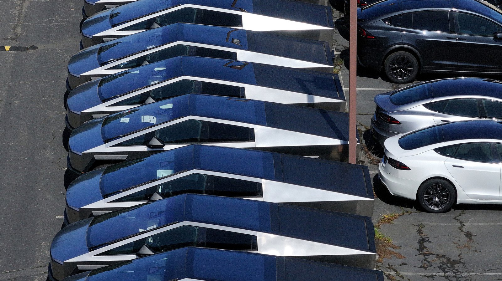 Republicans Are Now Even Less Likely To Buy An EV Since They Still Don't See Climate Change As An Issue