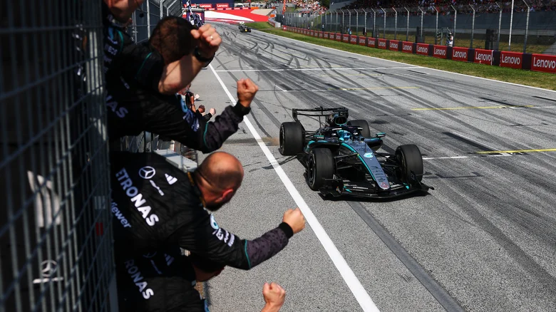 Соперники приближаются к бою Mercedes In F1 Title, несмотря на победу Джорджа Рассела в Австрии