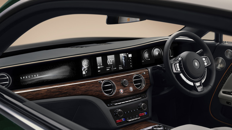 Dashboard of a Rolls-Royce Series II