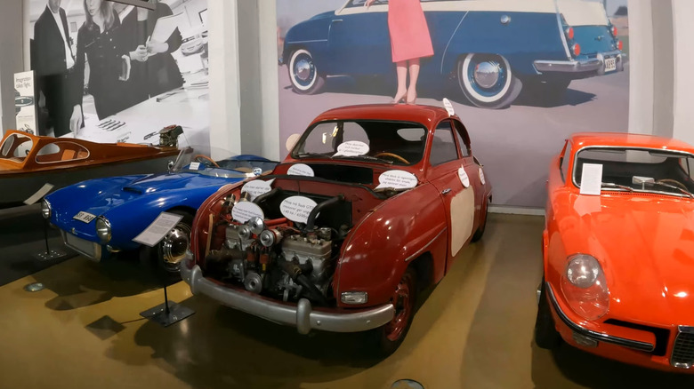 The Saab 93 Monstret with the twin-engined prototype next to other Saab cars