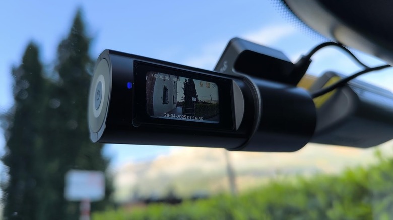 Cievie camera on windshield