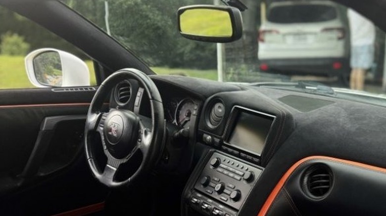 2009 Nissan GT-R front 3/4