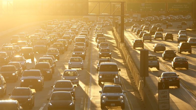 LOS ANGELES, CALIFORNIA - JANUARY 15: Traffic backs up on Interstate 405 during the morning commute at sunrise on January 15, 2026 in Los Angeles, California