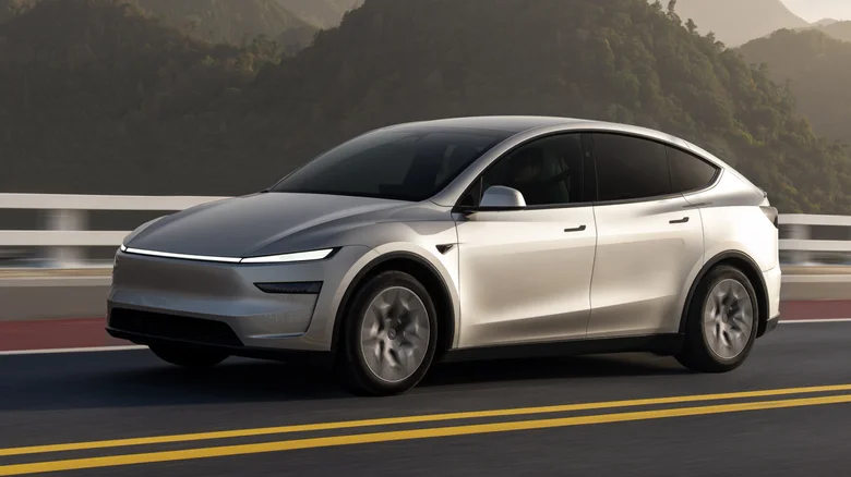 Tesla Model Y L каца в САЩ с трети ред и цена от $63 630