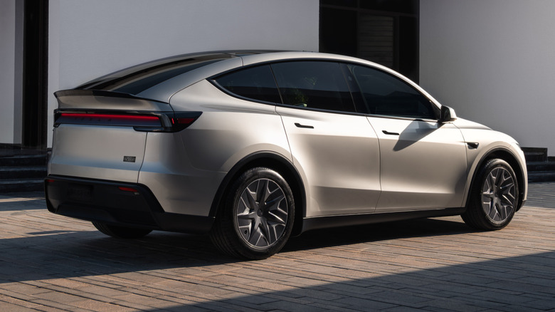 Tesla Model Y L Premium Launch Edition