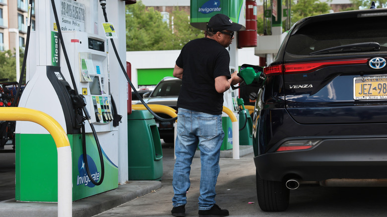A man fills up his vehicle at a gas station in Brooklyn on June 01, 2026 in New York City.