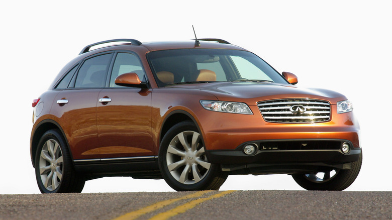 2003 Infiniti FX35 front 3/4