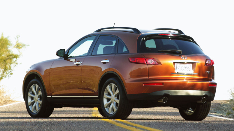 2003 Infiniti FX35 rear 3/4