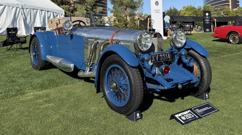 A blue 1929 Mercedes-Benz 680 S Barker Tourer 26/120/180