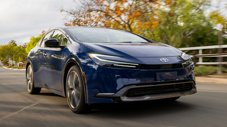 Toyota Prius front 3/4