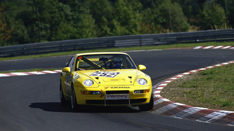Porsche 968 Turbo RS on track