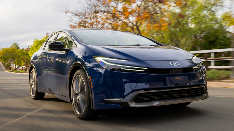 Toyota Prius front three-quarter