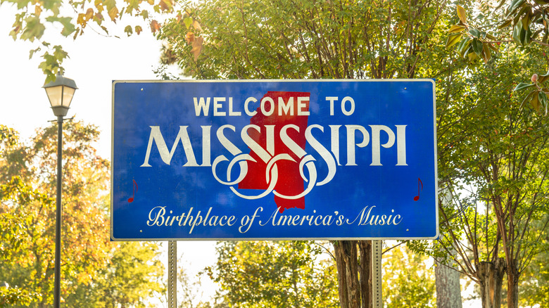 Welcome to Mississippi road sign