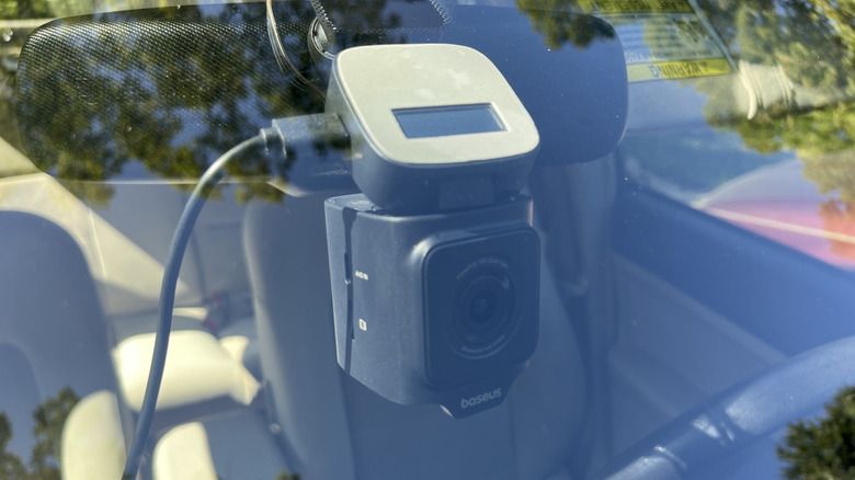 Baseus VD1 dashcam mounted on Subaru windshield