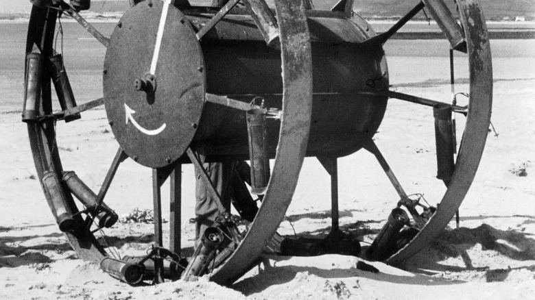 The Great Panjandrum driverless bomb-delivery vehicle seen in black-and-white