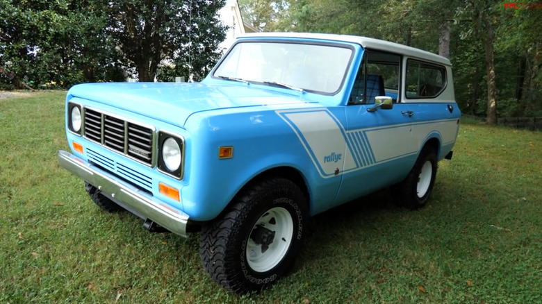 Front 3/4 of International Harvester Scout II Rallye edition parked on grass