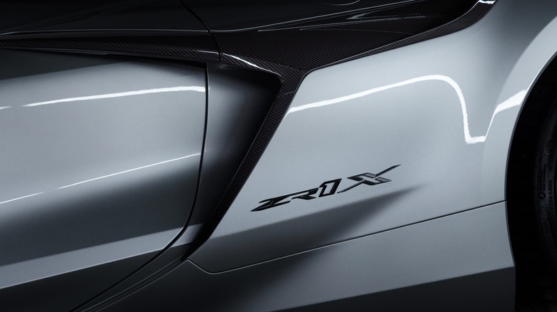 Corvette ZR1X side view, showcasing its logo