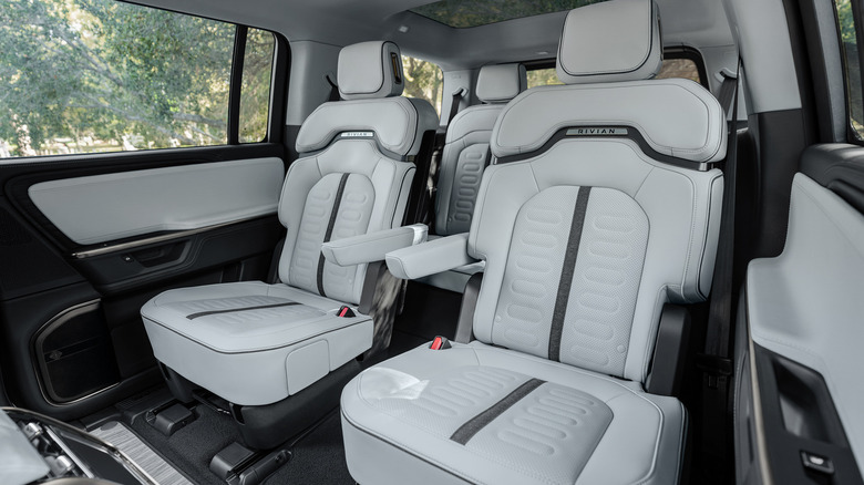 2027 Rivian R1S captian's chairs