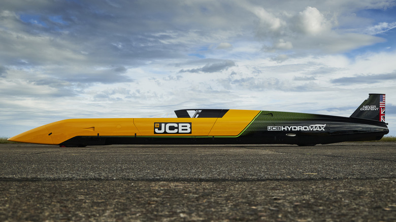 JCB's Hydromax streamliner during testing.