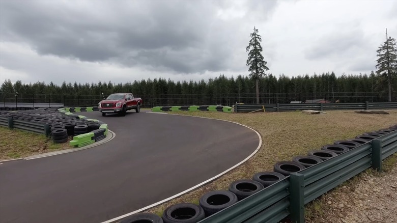 A 4WD truck on a dry curvy track which would be a terrible application for locked differentials
