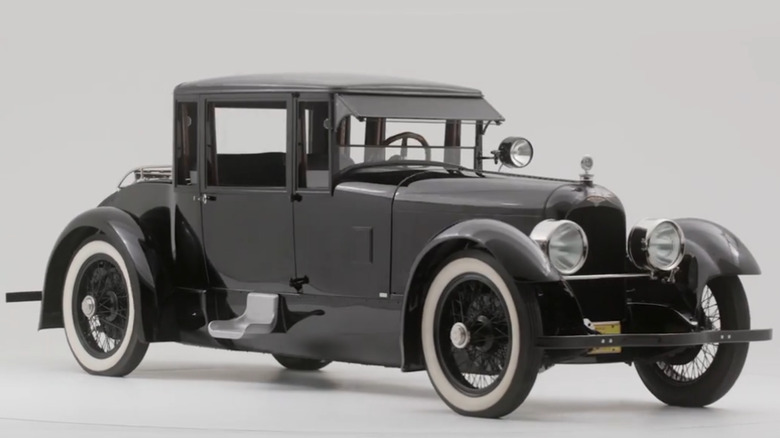 Front 3/4 studio image of 1921 Duesenberg Model A