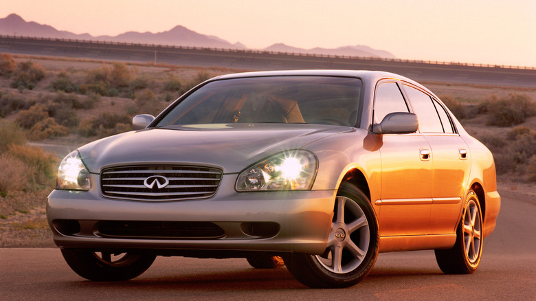 The frront 3/4 of Infiniti Q45 at dusk/dawn