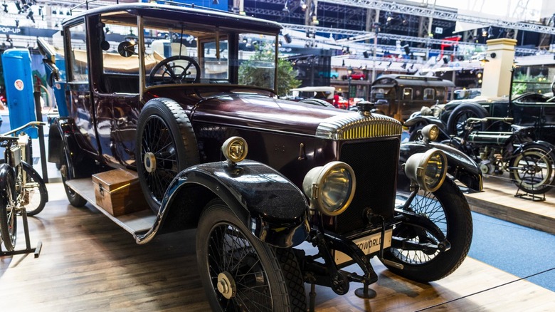 1922 Daimler TS 6-30, featuring a Knight Sleeve valve engine